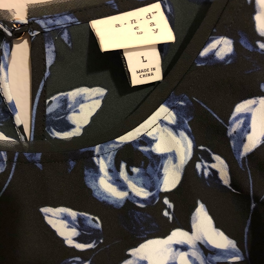 A New Day floral top - Picture 3 of 5